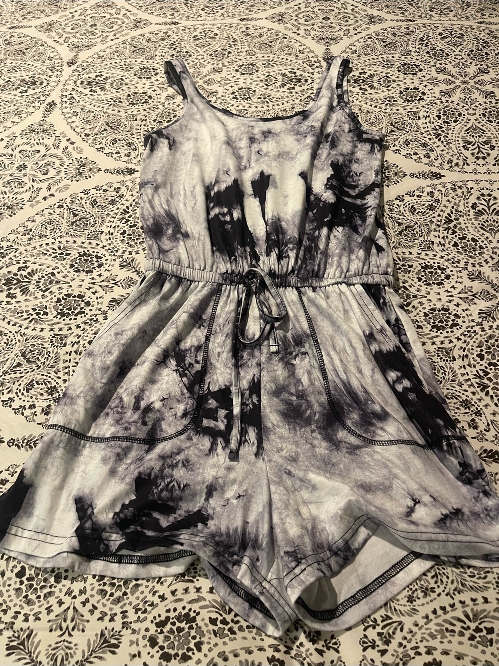 ReoRia Women’s Blue & White Tie-Dye Romper with Drawstring Waist